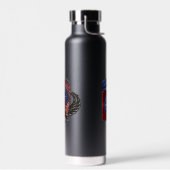 D'eau 82e bouteille de Fort Bragg Black 22 oz (Gauche)