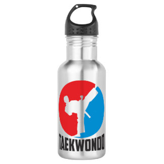 D'eau Une bouteille d'eau. Taekwondo