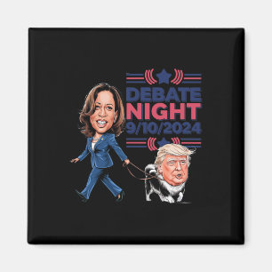 Debat Night Showdown Funny Kamala Dog Walks Trump Magneet