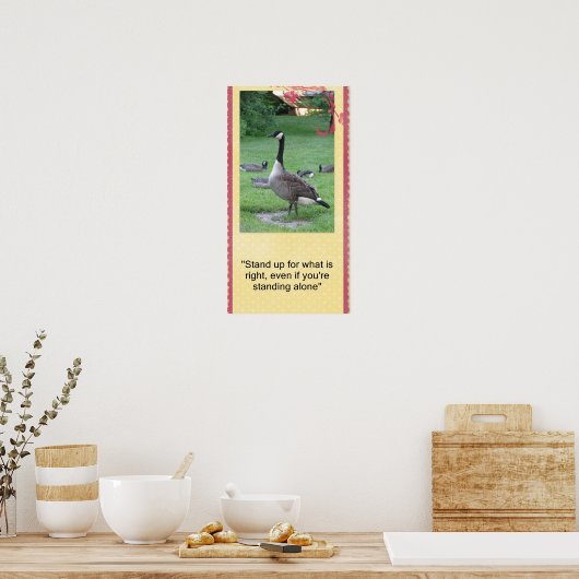 Debout pour ce qui est une bonne affiche (Cuisine)