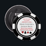 Décapsuleur Black White Poker Chip Enregistrer La Date Vegas M<br><div class="desc">Éblouissez vos invités en leur envoyant ces jetons de poker noir et blanc enregistrer les ouvre-bouteilles de bouton date. Ils attendent avec impatience l'invitation officielle à ce mariage incontournable !</div>