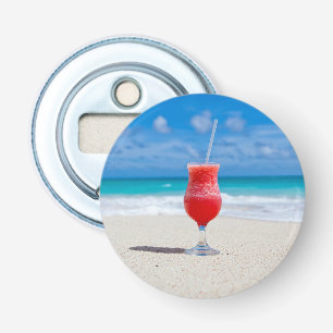 Décapsuleur Cocktail rouge près de la mer Photo