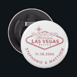 Décapsuleur Las Vegas Mariage Date Favoriser le rose magnétiqu<br><div class="desc">Un cadeau amusant et utile pour une fête de mariée pour un mariage de destination Las Vegas est cet ouvre-bouteille rose or rose et blanc avec un "mariage dans fabuleux signe Las Vegas" personnalisé et les noms de couple et date mariage. Ils sont abordables et amusants comme des gardiens! La...</div>