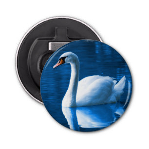 Décapsuleur Pretty white swan floating on blue lake
