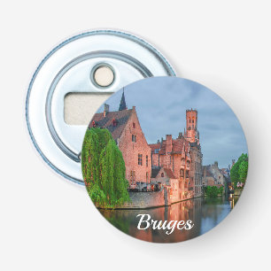 Décapsuleur Vieille ville et beffroi la nuit à Bruges