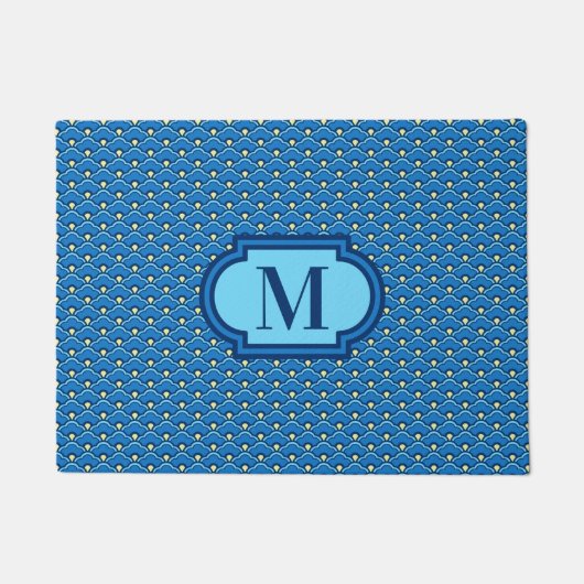 Deco Chinese Scallops, Ocean Blue met Monogram Deurmat (Voorkant)
