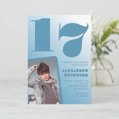 Décor bleu 17e anniversaire invitations Boy Photo (Debout devant)
