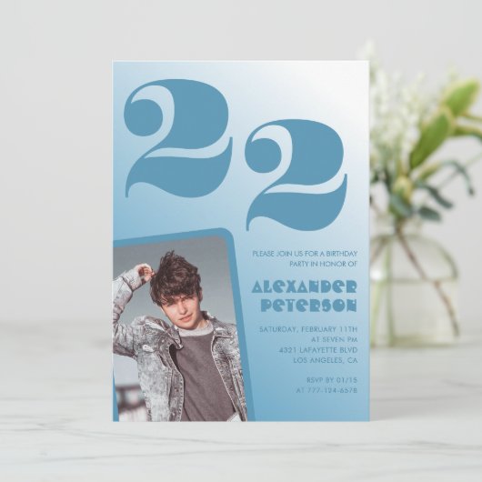 Décor bleu 22e anniversaire invitations Boy Photo (Debout devant)