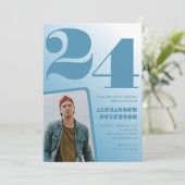 Décor bleu 24e anniversaire invitations Lui Photo (Debout devant)