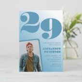 Décor bleu Invitations à 29e anniversaire Boy Phot (Debout devant)