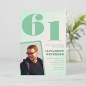 Décor vert 61e anniversaire invitations Boy Photo (Debout devant)
