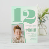 Décor vert Invitations à 12e anniversaire Boy Phot (Debout devant)