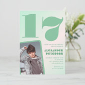 Décor vert Invitations à 17e anniversaire Boy Phot (Debout devant)
