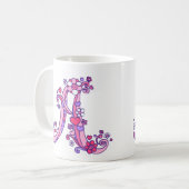 Decoratief Monogram A harten en bloemen roze mok (Voorkant links)