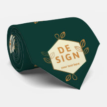 Decoratieve crèmekleurige zeshoek logo op een donk