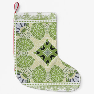 Decoratieve kleurrijke versiering op witte achterg kleine kerstsok