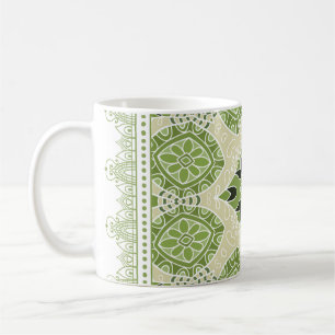 Decoratieve kleurrijke versiering op witte achterg koffiemok