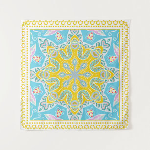 Decoratieve kleurrijke versiering op witte achterg wandkleed