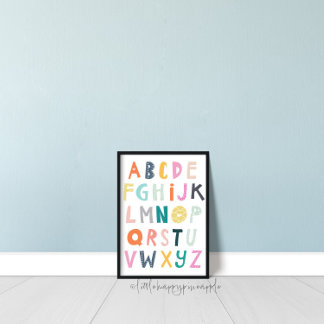 Décoration de chambre d'enfants avec alphabet colo