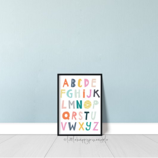 Décoration de chambre d'enfants avec alphabet colo
