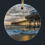 Décoration En Céramique 1er Sunrise 2017 Cocoa Beach<br><div class="desc">Un ornement de Noël avec une photo du premier lever du soleil de 2017. J'ai eu la chance de le voir et de le capturer à Cocoa Beach, en Floride. Vous recherchez plus d'impressions ou de produits ? N'hésitez pas à visiter mon magasin : http://www.zazzle.com/timelessmomentsphtgy Cette photo a été prise...</div>