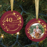 Décoration En Céramique 40e anniversaire de Ruby Mariage photo Gold Stars<br><div class="desc">40ème anniversaire de Noël Mariage Ruby ornement que vous pouvez customiser avec votre photo préférée, les noms et la date de mariage. Le modèle photo affiche votre photo au format rond, encadrée d'une couronne abstraite d'anneaux, décorée d'étoiles dorées. Si vous avez un problème pour placer votre photo parfaitement, essayez de...</div>