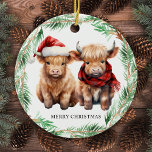 Décoration En Céramique Adorable Highland Cow Calf Farm Joyeux Noël<br><div class="desc">Ce Noël, envoyez vos voeux les plus chauds à vos proches avec nos adorables cartes de Noël Highland Cow ! Dotés d'un joli trio de veaux des Highlands, tous vêtus d'une tenue festive, ces cartes ne manqueront pas d'apporter un sourire à quiconque. Vache portant un chapeau de Père Noël et...</div>