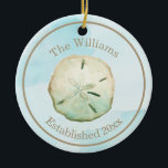 Décoration En Céramique Aquarelle Sable Dollar Beach Nom et anniversaire<br><div class="desc">Célébrez votre premier Noël et tous les Noëls à suivre avec cet ornement commémoratif. Personnalisez avec votre nom et votre anniversaire ou année établie avec les modèles de texte faciles à utiliser. Trouvez des produits correspondants dans ma collection de mariage de plage de sable Dollar.</div>