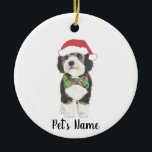 Décoration En Céramique Bernedoodle personnalisé Santa Hat & Bowtie<br><div class="desc">Je suis amoureux de cette merveilleuse aquarelle illustration d'un bernedoodle gris, noir et blanc ou caniche sur un ornement avec une douce petite cravate arc rouge et vert et un combo casquette santa ! Personnalisez ces ornements et faites la belle liste cette année! Pour les cadeaux parfaits, jumelez-le avec un...</div>