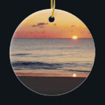 Décoration En Céramique Bethany Beach Sunrise II<br><div class="desc">Certaines plages de la côte Est regorgent de monde et de bâtiments, d'autres sont pleines de nature. Voici une photo du lever du soleil sur une plage tranquille du Delaware, Bethany Beach, pendant la basse saison en avril. Cette photo est la deuxième d'une série de deux. Cette image est également...</div>