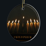 Décoration En Céramique Bougies brûlantes heureuses de Hanoukka Menorah<br><div class="desc">Les bougies brûlantes ornement en céramique élégant,  vous de Menorah de cadeau heureux de Hanoukka pouvez changer ou supprimer le texte</div>
