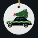 Décoration En Céramique Cabine noire Taxi Arbre de Noël Dessin Neige<br><div class="desc">Un taxi de ville noir rentre à la maison pour Noël, avec un sapin de Noël, décoré d'un arc rouge de Noël. Un cadeau de Noël réfléchi pour un chauffeur de taxi, un chauffeur de taxi. La neige de taxi noir de Noël, l'illustration ironique de l'hiver pour tous les chauffeurs...</div>