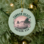 Décoration En Céramique Cannon Beach Retro Vignette<br><div class="desc">L'élégant ornement de keepsaké offre une vue rétro sur la plage de Cannon,  OU sur l'arrière - plan vert pastel.</div>