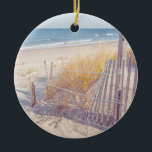 Décoration En Céramique Cape Cod Beach et Ocean<br><div class="desc">Une barrière de sable à Corporation Beach à Dennis sur Cape Cod conduit l'oeil à une plage de sable et l'océan bleu dans l'arrière - plan.</div>