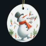 Décoration En Céramique Carotte de neige - Vie remplie<br><div class="desc">Découvrez un ornement fantaisiste,  parfait pour être accroché à un sapin de Noël,  où un joyeux bonhomme de neige danse dans un jardin de neige rempli de carottes. Un vrai bonhomme de neige. Personnalisez ce design de bonhomme de neige en changeant le message à votre goût.</div>
