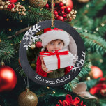 Décoration En Céramique Chalkboard Rustic Circle Photo Snowflakes<br><div class="desc">Customisez ce vêtement avec votre photo de famille et ajoutez votre nom de famille avec l'année pour ce grand souvenir de Noël.</div>