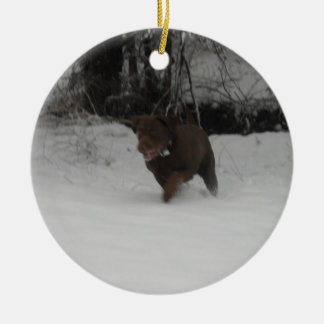 Décoration En Céramique Chocolat labrador retriever dans la neige