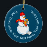 Décoration En Céramique Comptable Snowman<br><div class="desc">Un bonhomme de neige portant un casquette et un foulard avec des signes en dollars et tenant une calculatrice avec un 1040 au sol est une drôle de conception de cadeaux comptables pour les étudiants en comptabilité, les CPA et les préparateurs fiscaux.</div>