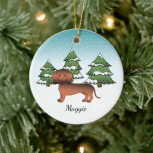 Décoration En Céramique Dachshund à poil court rouge sablé dans une forêt