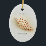 Décoration En Céramique Elegant Tropical Junonia Florida Beach Shell<br><div class="desc">Elegant Tropical Junonia Florida Beach Shell Ornament. This perfect Junonia beach shell is photographed with high resolution macro photographiy and is featured in the Junonia Beach Shell Collection. Personalize with your First Initials and Name. Junonia mollusks live à Coastal Ocean depths of over 100 feet, selon Beach Combers rarely find...</div>