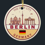 Décoration En Céramique Emblème Skyline de Berlin Allemagne<br><div class="desc">Design d'art minimaliste et coloré de Berlin avec monuments et monuments de la ville en Allemagne.</div>