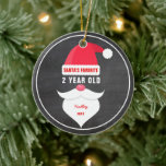 Décoration En Céramique Funny Noël Père Noël Favori 2 ans photo<br><div class="desc">Dites à tous ceux qui Père Noël favori 2 ans est (ou n'importe quel âge). L'ornement comporte un Casquette du Père Noël, la moustache, la barbe et le texte qui dit "Père Noël Favori" 2 ans, mais vous pouvez remplir le blanc. . . . 3 ans, bébé, frère, soeur, maman,...</div>