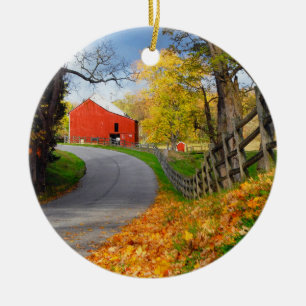 Décoration En Céramique Grange dans l'automne