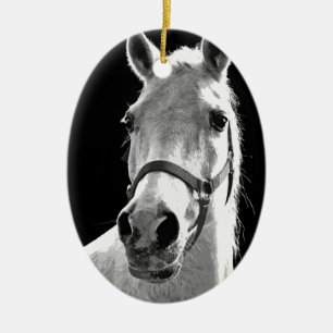 Décoration En Céramique Gros plan Cheval blanc noir en nuit