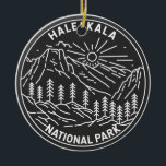 Décoration En Céramique Haleakala National Park Hawaii Vintage Monoline<br><div class="desc">Design de Haleakala monoline. Le parc porte le nom de Haleakalā,  un volcan endormi à l'intérieur de ses limites.</div>