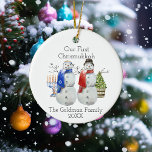 Décoration En Céramique Hanoukka Snowman Noël Notre premier Chrismukkah<br><div class="desc">Cette conception peut être personnalisée dans la zone fournie en modifiant la photo et/ou le texte. Vous pouvez également le customiser en cliquant sur Personnaliser ce Modèle, puis en choisissant l'option cliquer pour customiser et supprimer ou modifier la couleur de l'arrière - plan, ajouter du texte, modifier la couleur ou...</div>
