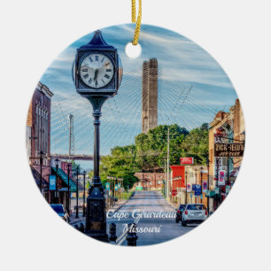 Décoration En Céramique Horloge Dans Le Centre-Ville L'Ornement Du Cap Gir