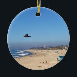 Décoration En Céramique Huntington Beach, Californie<br><div class="desc">Vue sur la plage au nord de la jetée à Huntington Beach,  Californie. Un pigeon a photographié ma photo,  mais je pense que ça s'est bien passé de toute façon ! Photo prise en novembre 2022.</div>