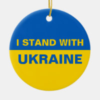 Je me tiens avec le drapeau ukrainien de l'Ukraine