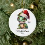 Décoration En Céramique Joyeux Noël Chameleon Santa Hat Holly Custom<br><div class="desc">L'adorable caméléon portant un chapeau de Père Noël et des baies saintes vous souhaite un très joyeux Noël. Personnalisez avec la salutation de votre choix (Joyeux Noël,  Joyeux Fêtes,  Joyeuses Fêtes) ou le nom de famille et l’année de votre choix.</div>